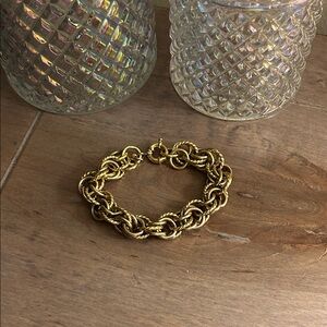 Elegant Gold Chain Bracelet